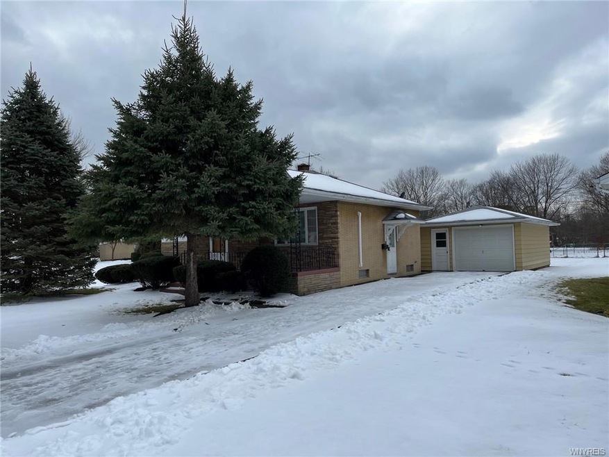 1526 Master St, North Tonawanda, NY 14120 - photo 1