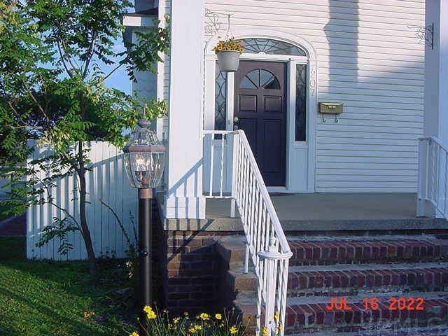 207 W 4th St, Bicknell, IN 47512 - photo 1