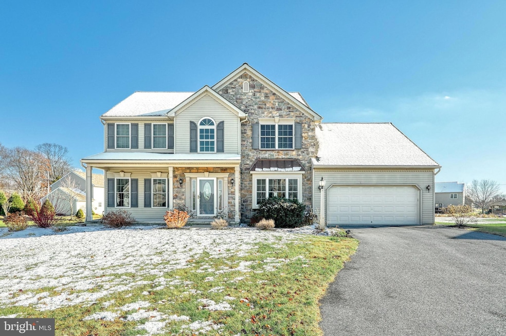 8 Sarah Ln, Mount Joy, PA 17552 - photo 1