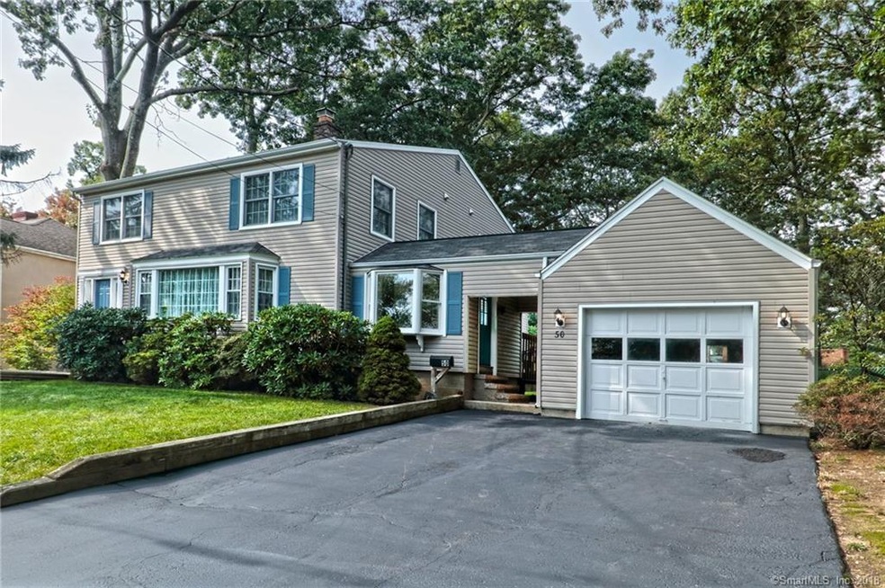 Picture perfect Colonial minutes to miles of sandy