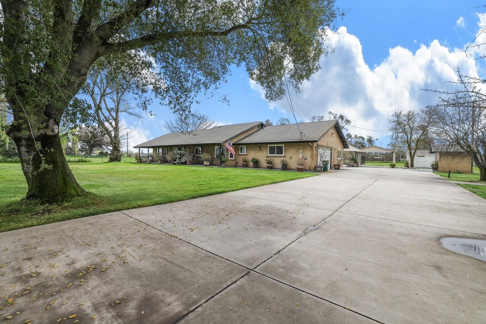 13400 E Collier Rd, Acampo, CA 95220 - photo 1