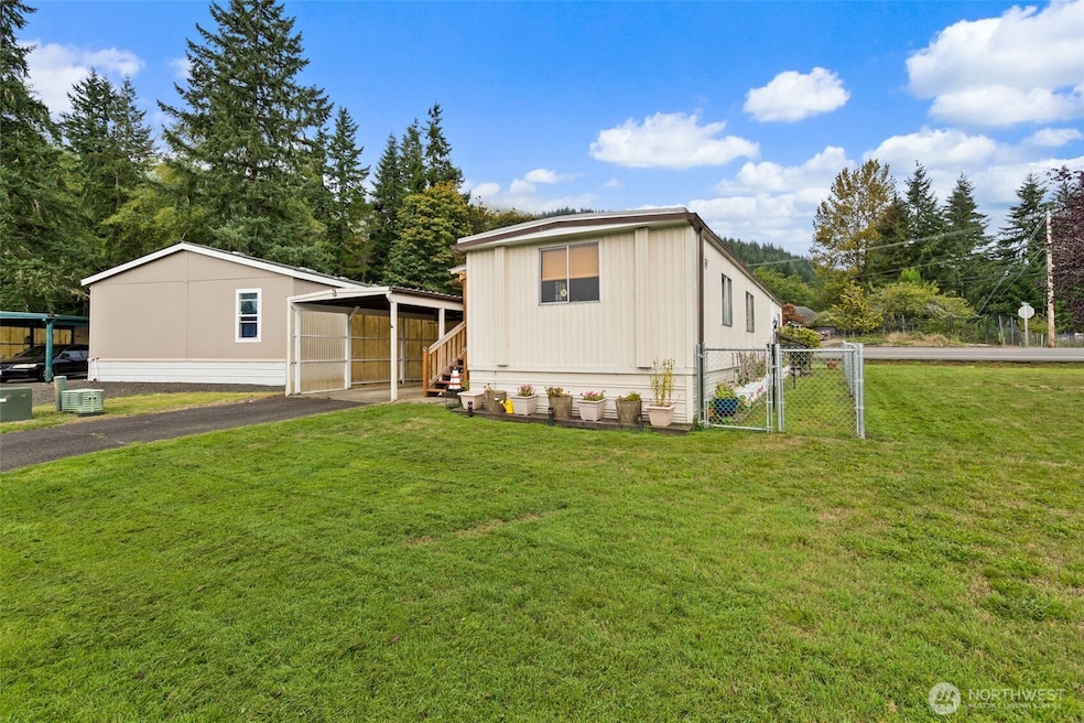 1050 Howard St unit 3, Raymond, WA 98577 - photo 1