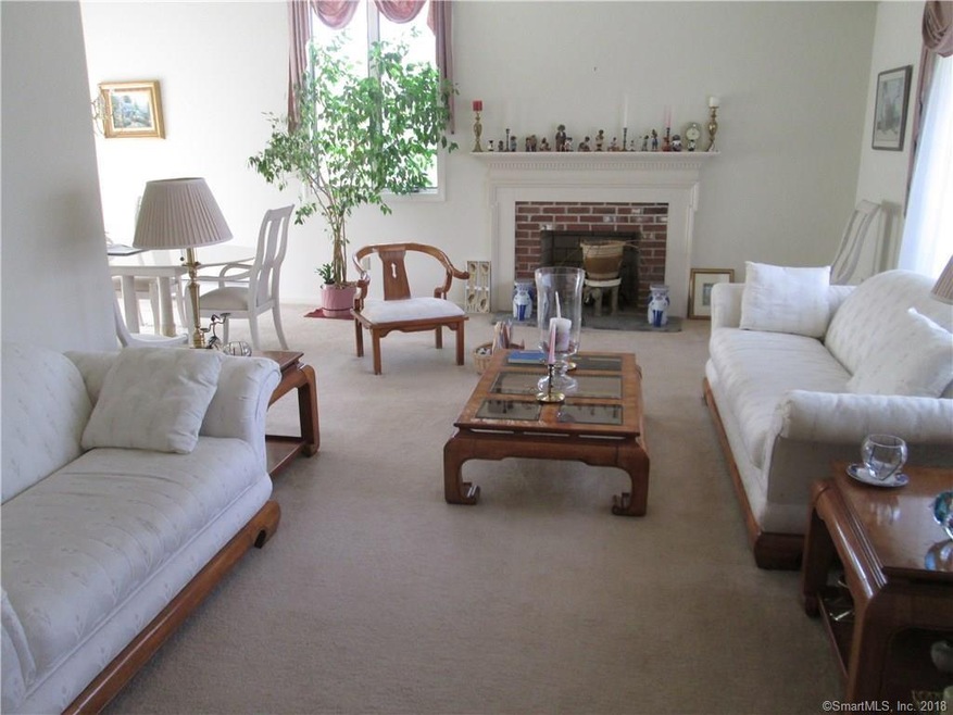 33 Quail Run, Bloomfield, CT 06002 - photo 1