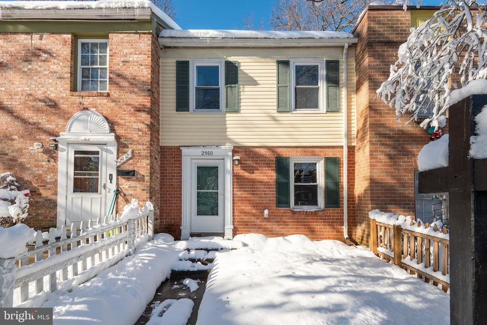 2910 Wetherburn Ct, Woodbridge, VA 22191 - photo 1