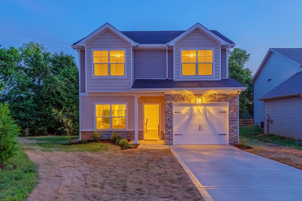 370 Village Dr, Frankfort, KY 40601 - photo 1