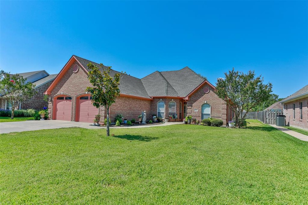 909 Mesquite St, Gainesville, TX 76240 - photo 1