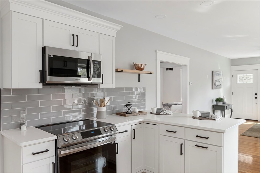 59 Hull St, Warwick, RI 02888 - photo 1