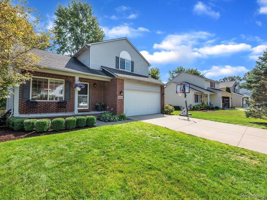 801 Bay Crossing Dr, Waterford, MI 48327 - photo 1