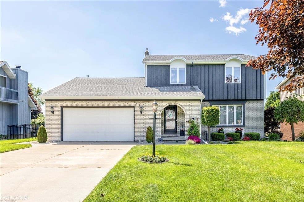 2860 Canal Dr, Port Huron, MI 48060 - photo 1