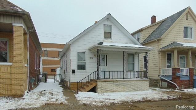 12085 Mitchell St, HamtraMcK, MI 48212 - photo 1