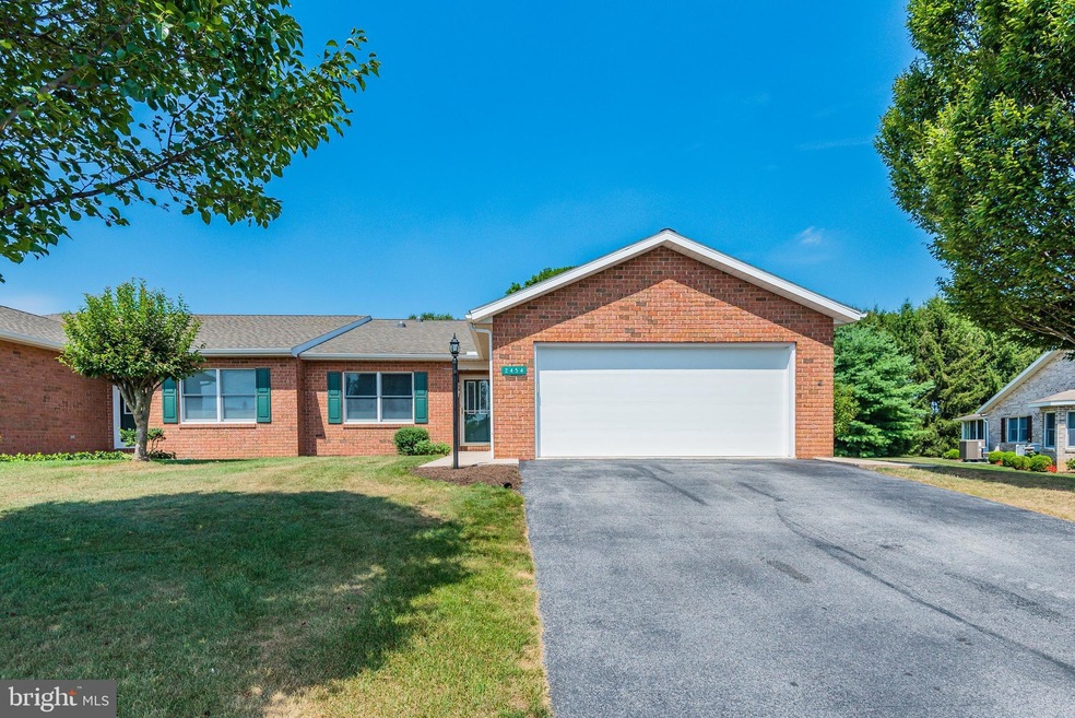 2454 Mccleary Dr, Chambersburg, PA 17201 - photo 1