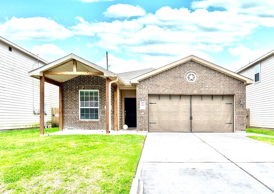 10507 Logger Pine Trail, Houston, TX 77088 - photo 1