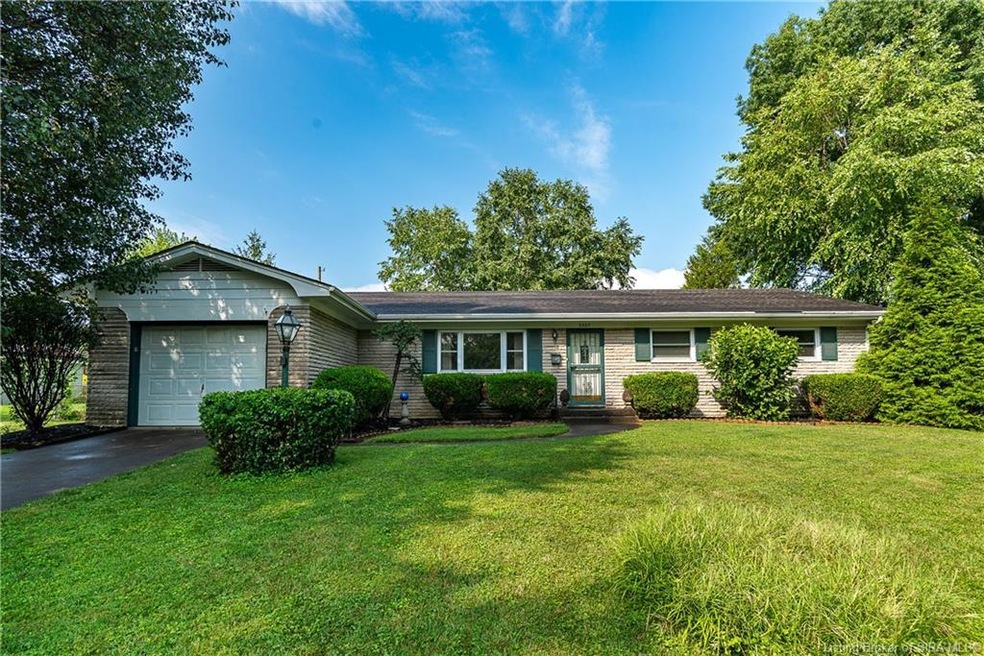 3307 Hazelwood Dr, New Albany, IN 47150 - photo 1