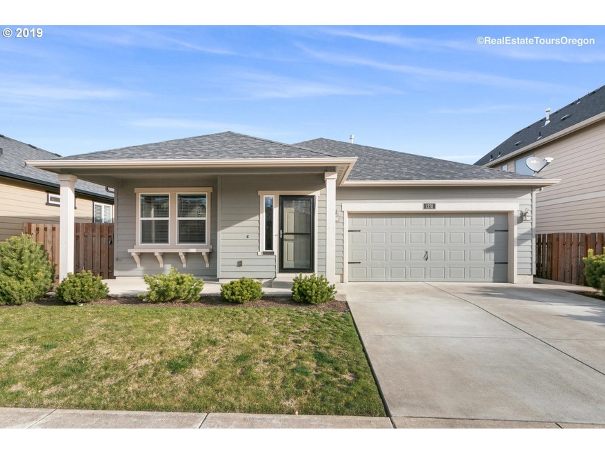 1231 35th Ave, Forest Grove, OR 97116 - photo 1