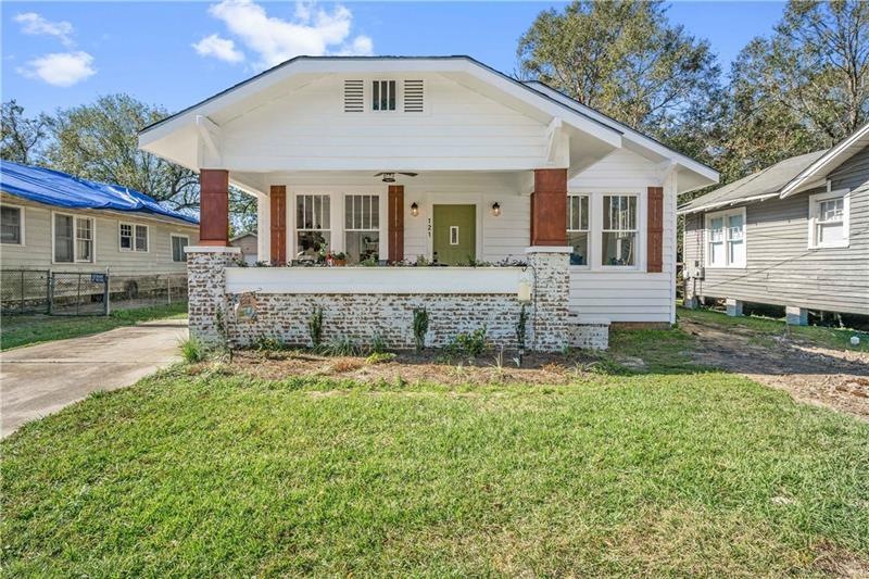 Inviting front porch and beautiful curb appeal cha