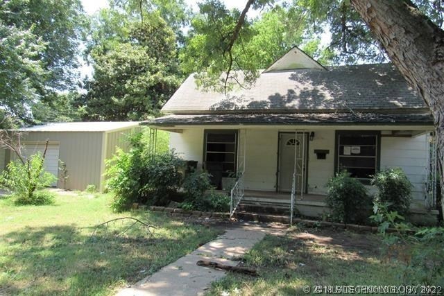 204 N Vine Ave, Cleveland, OK 74020 - photo 1