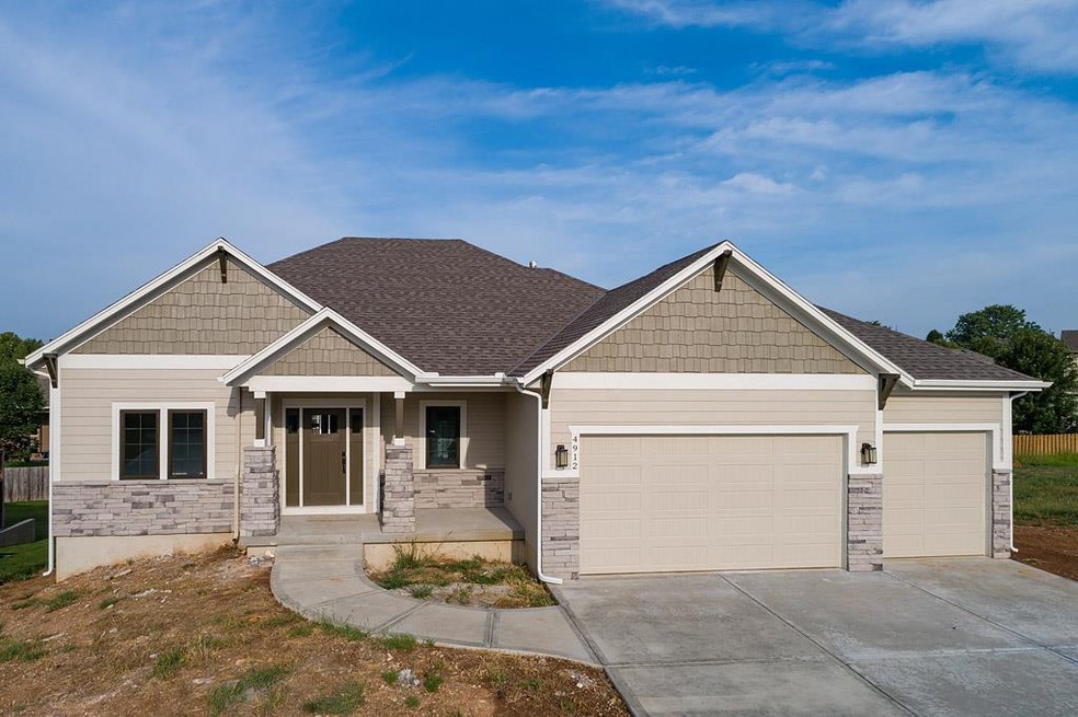 4912 Longview St, Shawnee, KS 66218 - photo 1