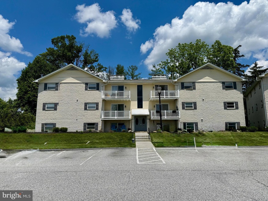 1 Warren Lodge Ct unit 2D, Cockeysville, MD 21030 - photo 1