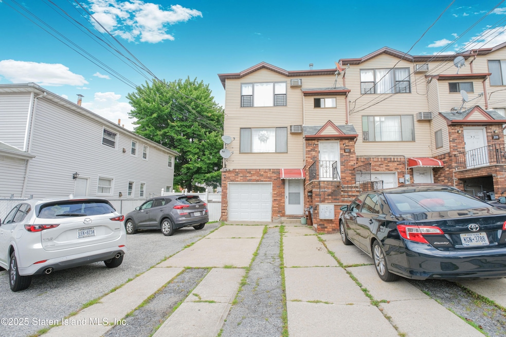 Pending $949,000 • Co-Listing Agent