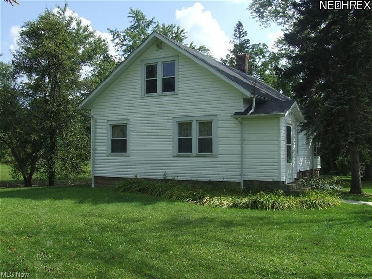 Welcome to this delightful farmhouse on 29 gorgeou