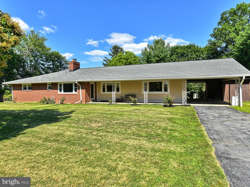 22721 Ridge Rd, Germantown, MD 20876 - photo 1