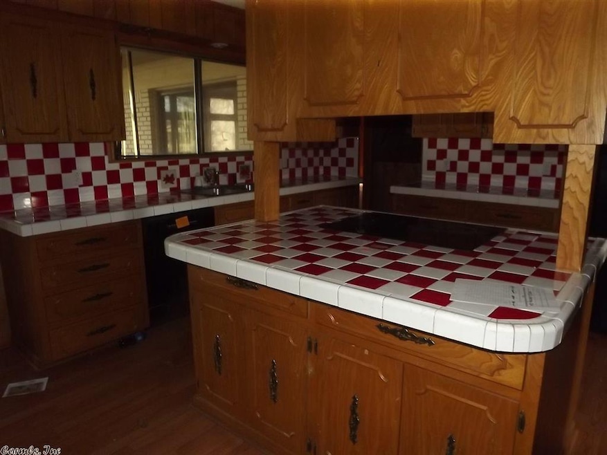 S Cherry St, Stuttgart, AR 72160 - photo 1