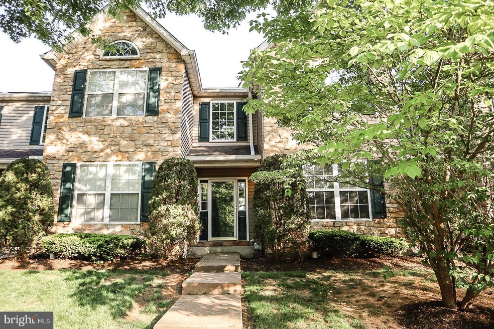 800 Doe Ct, Royersford, PA 19468 - photo 1