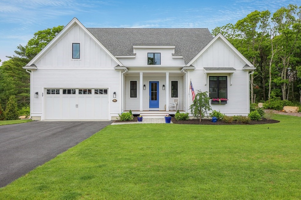 37 Trumbull Rd, East Falmouth, MA 2536 - photo 1