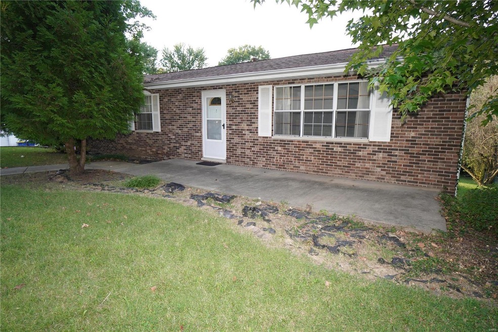 104 Lou Rosa Dr, Collinsville, IL 62234 - photo 1