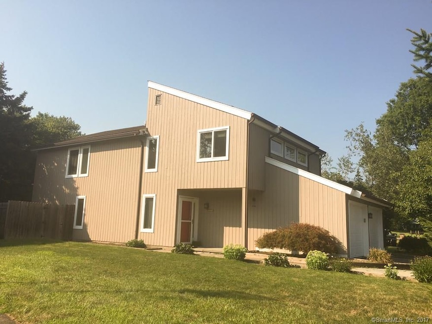 41 Lantern Cir, Stamford, CT 06905 - photo 1