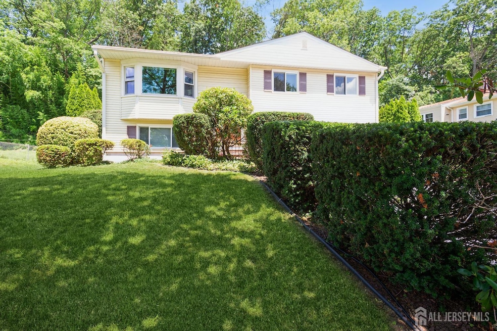 Sold $690,000 • Co-Listing Agent