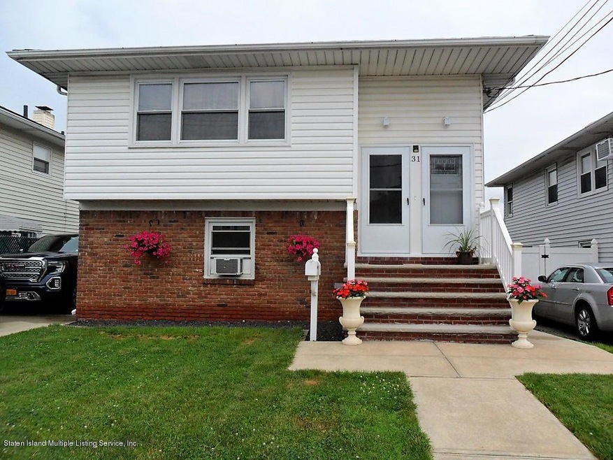 31 Xenia St, Staten Island, NY 10305 - photo 1