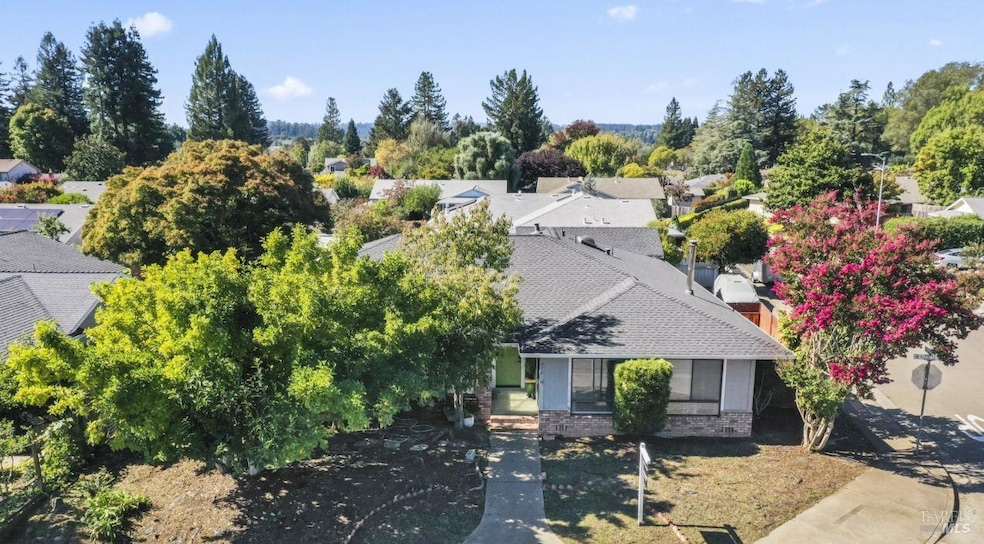 Under Contract $800,000