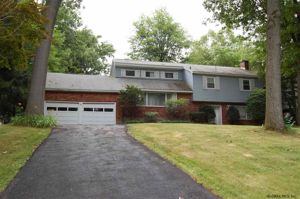 79 Ash Tree Ln, Schenectady, NY 12309 - photo 1