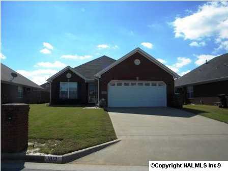 Welcome to 1813 Scobee, a nice neighborhood in a great location. Note the bricked mailbox.
