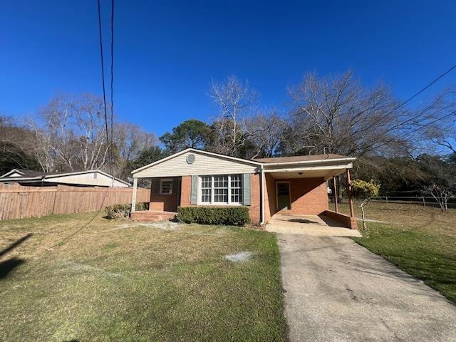 611 Gordon St E, Douglas, GA 31533 - photo 1