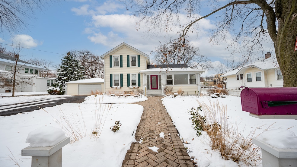 323 W Washington St, West Chicago, IL 60185 - photo 1