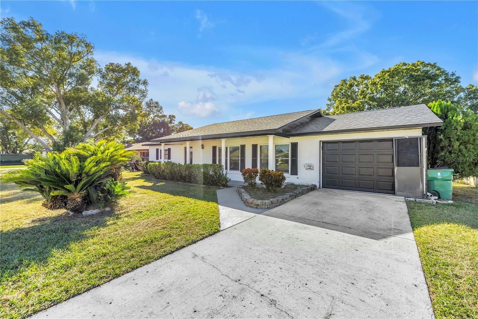 6127 18th St, Zephyrhills, FL 33542 - photo 1