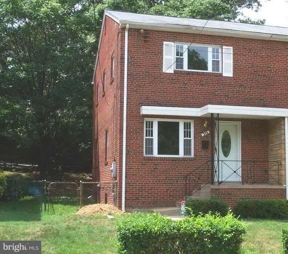 212 E Taylor Run Pkwy, Alexandria, VA 22314 - photo 1