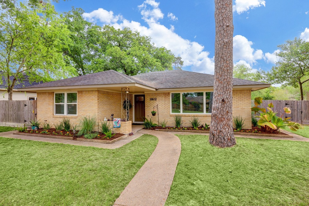 1802 De Milo Dr, Houston, TX 77018 - photo 1