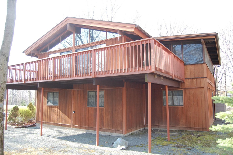 801 E Spur Ct, Hawley, PA 18428 - photo 1