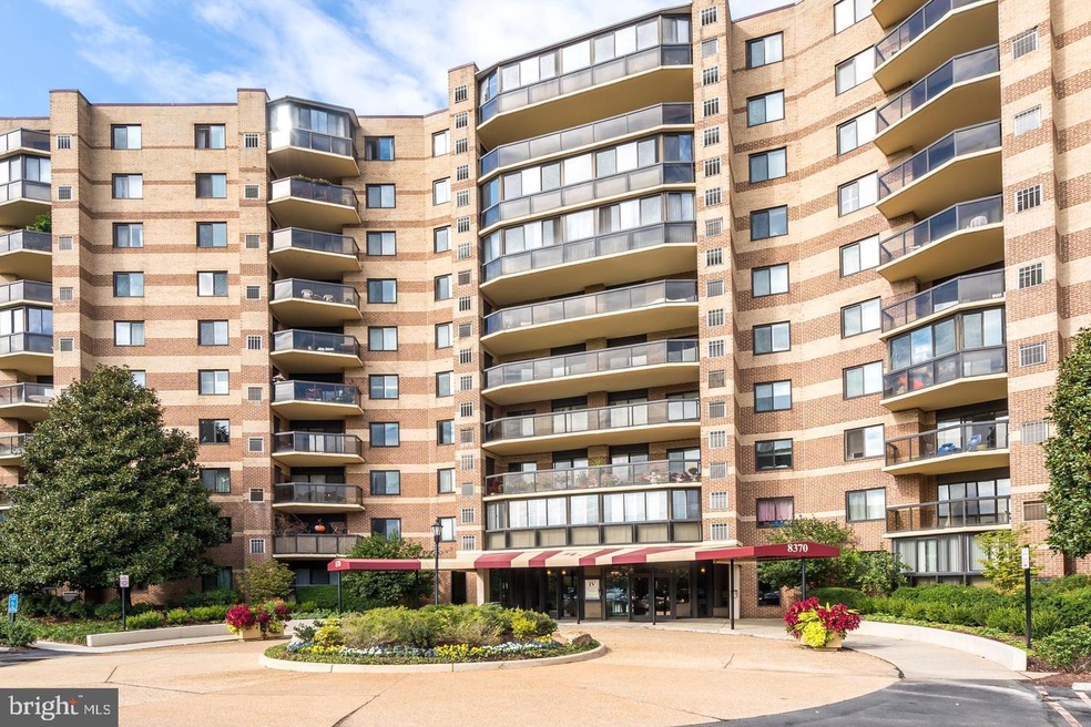 The Rotonda unit 510, McLean, VA 22102 - photo 1