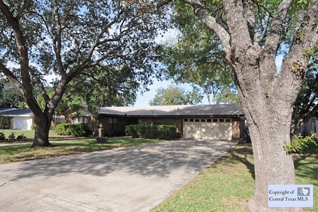 1357 River Acres Dr, New Braunfels, TX 78130 - photo 1