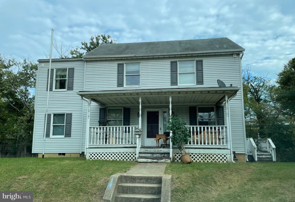 1409 Avon Ct, Halethorpe, MD 21227 - photo 1