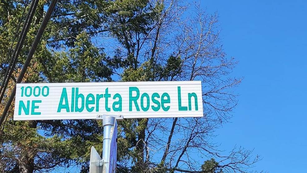 1000 NE Alberta Rose Ln unit 1, Grants Pass, OR 97526 - photo 1