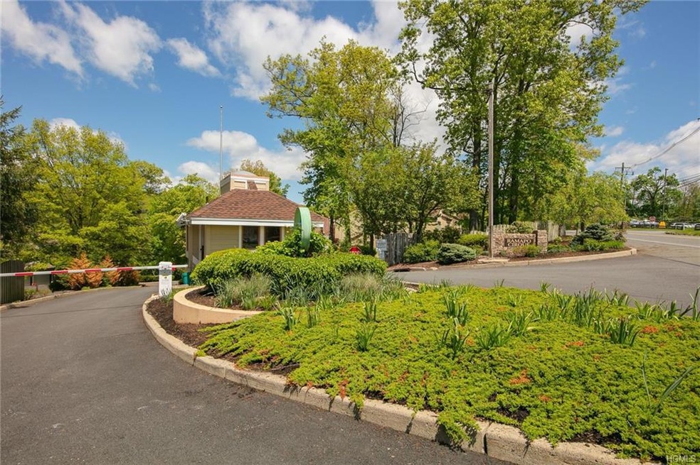 4 Arapaho Ct, Suffern, NY 10901 - photo 1