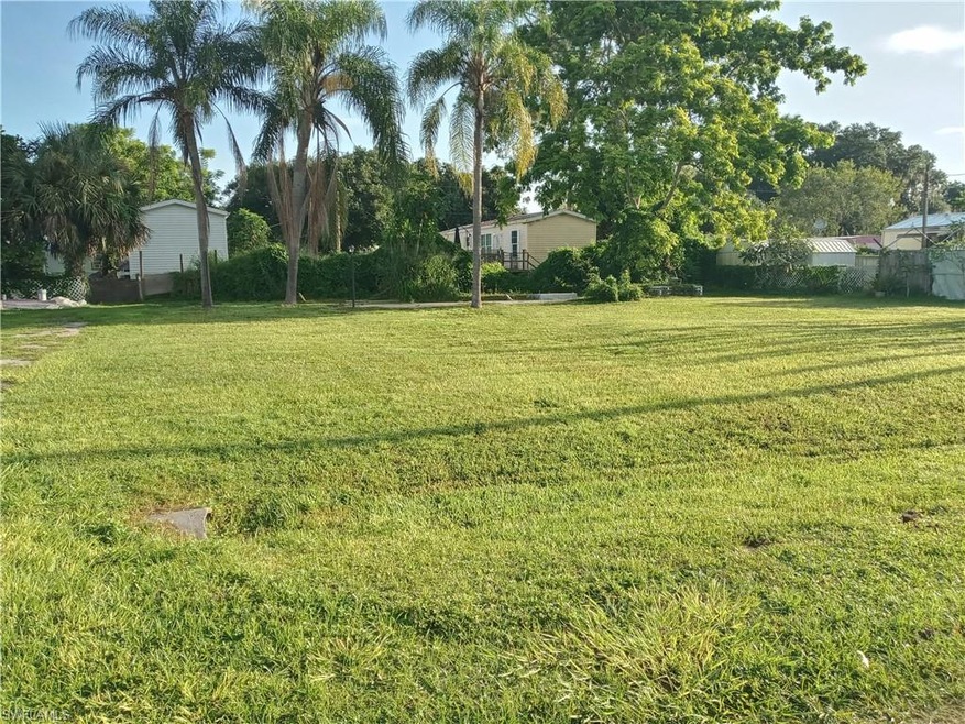 721 Lady Bird Drive, Twin Brooks Estate, North Fort Myers