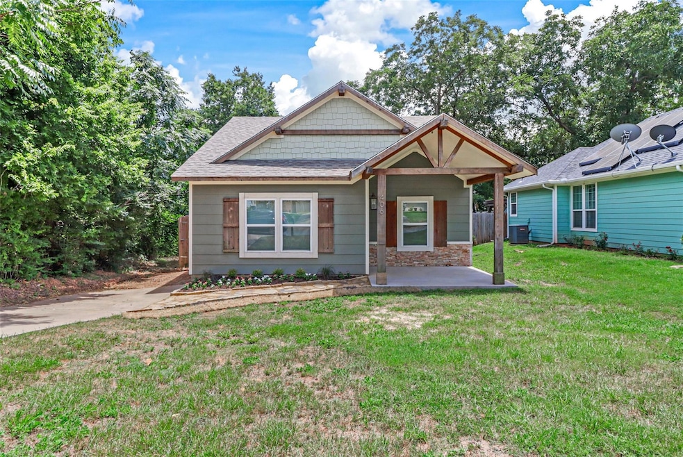 406 Martin Luther King St, Denison, TX 75020 - photo 1