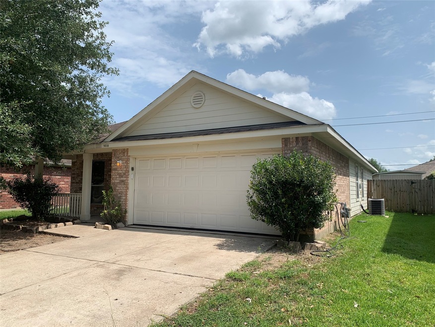 9018 Mercury Cove Ct, Houston, TX 77075 - photo 1