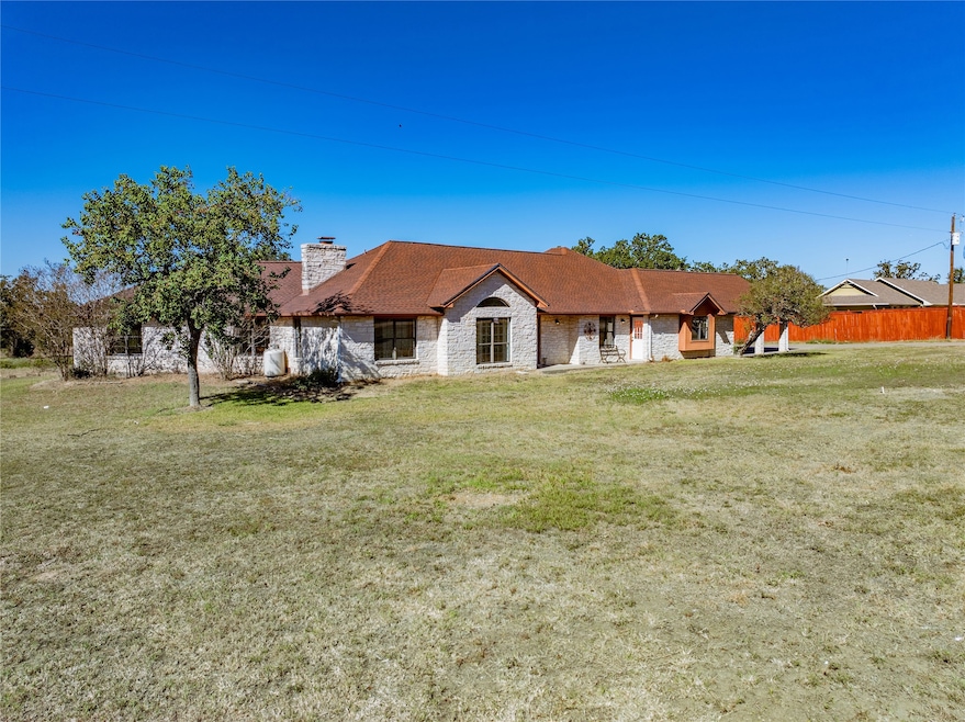 407 Raymond Rd, La Grange, TX 78945 - photo 1